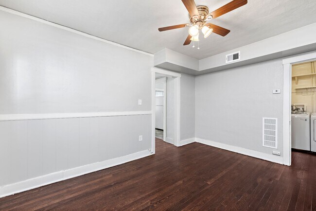 Floorplan - 1115-1121 W 40th ST