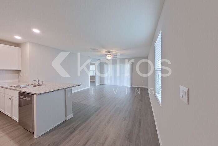 Building Photo - 8688 SW 43rd Ter