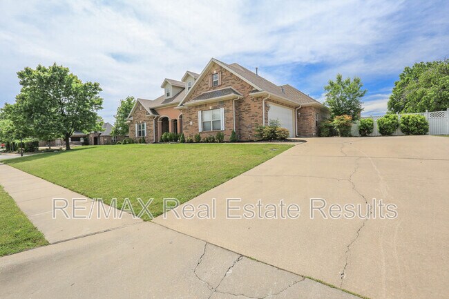 Building Photo - 5602 S Bent Tree Dr
