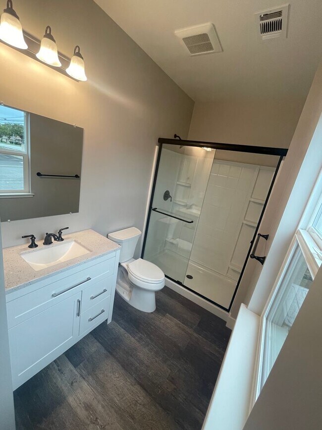 Building Photo - 2 Bedroom, 2 Bathroom ADU