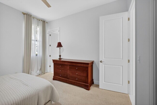 Building Photo - 11460 SW Pietra Wy