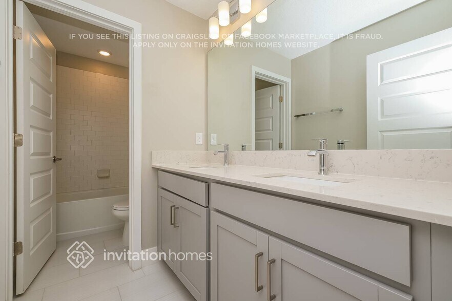 Building Photo - 9808 Little Bluestem Dr