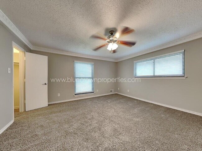 Building Photo - 4915 Chilton Dr