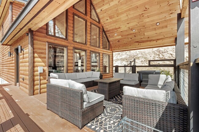 Building Photo - 2125 Rising Fawn Way