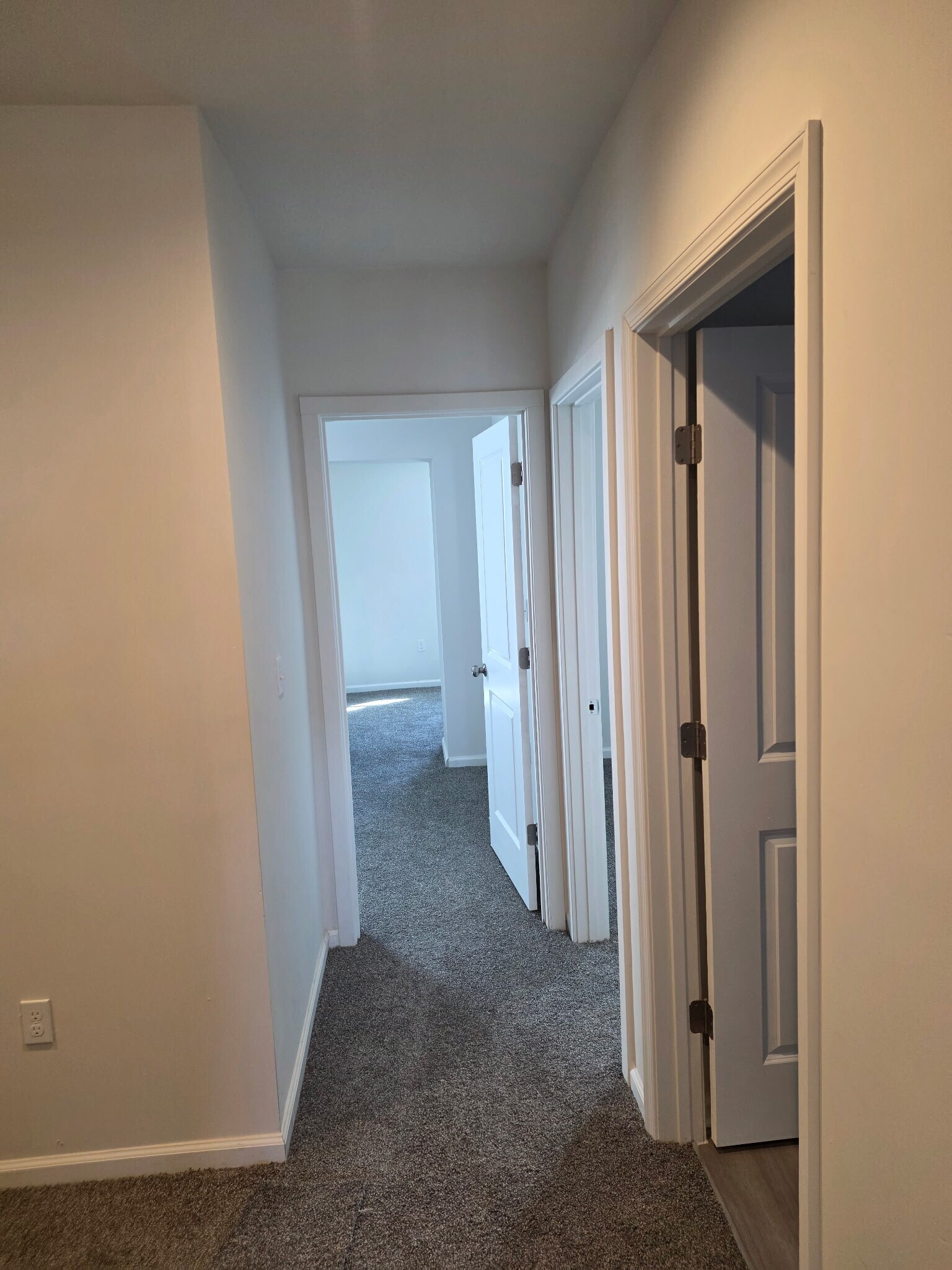 Building Photo - 2927 Oakley Ave