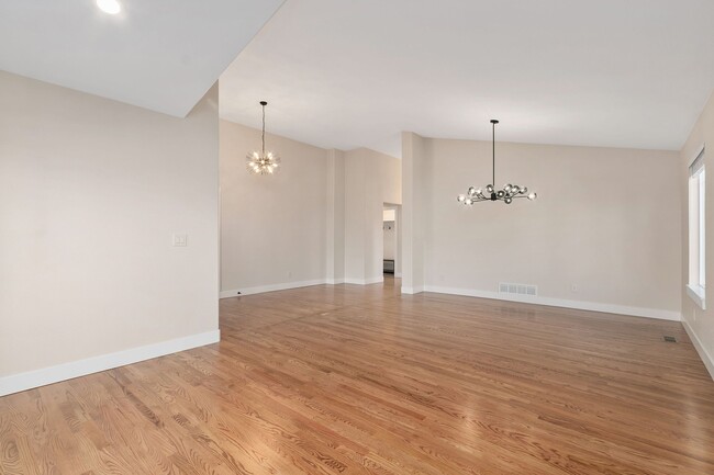 Living Room Dinning Area - 417 Promontory Dr