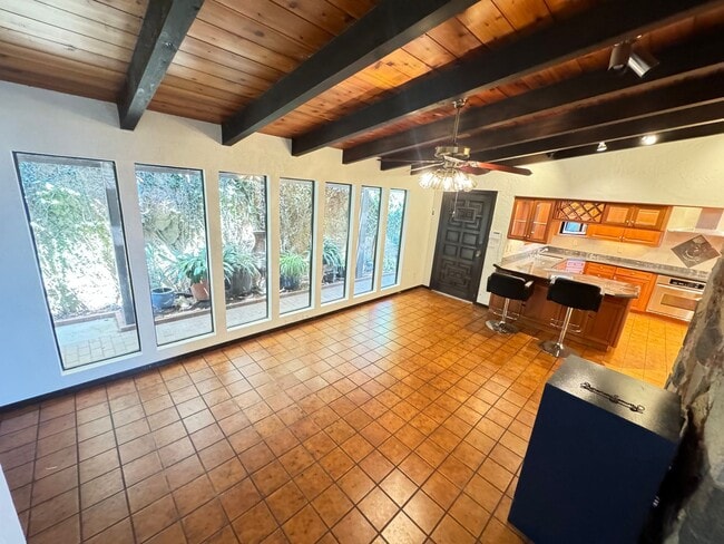 Building Photo - 4884 Vista Arroyo
