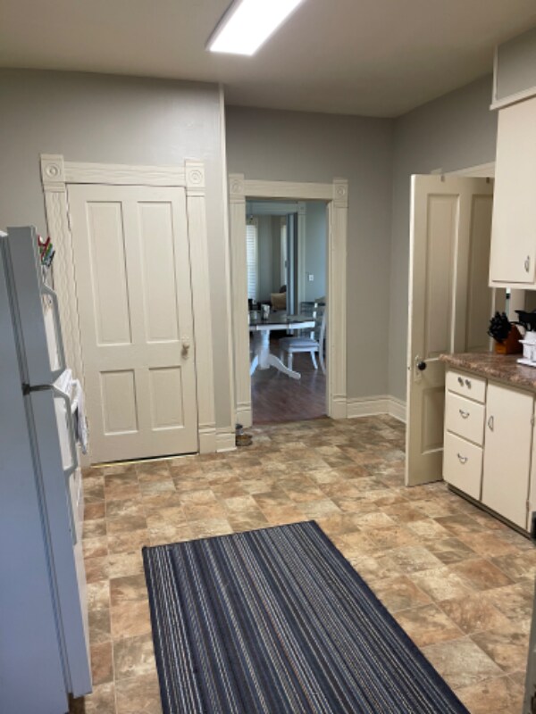 Building Photo - 304 W Morrison St