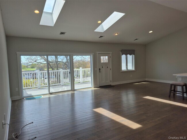 Building Photo - 44 Fox Hill Dr