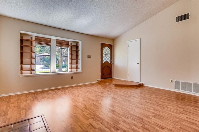 Building Photo - 4504 Velasco Pl