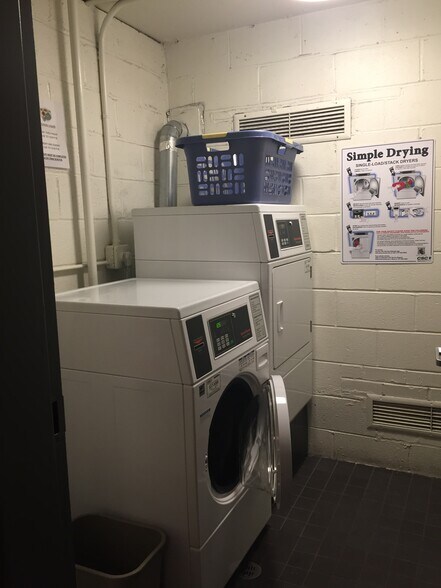 Washer and dryer on every floor - 412 Benedict Ave