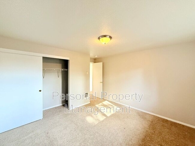 Building Photo - 506 E 34th St