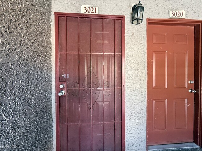 Building Photo - 2750 S Durango Dr