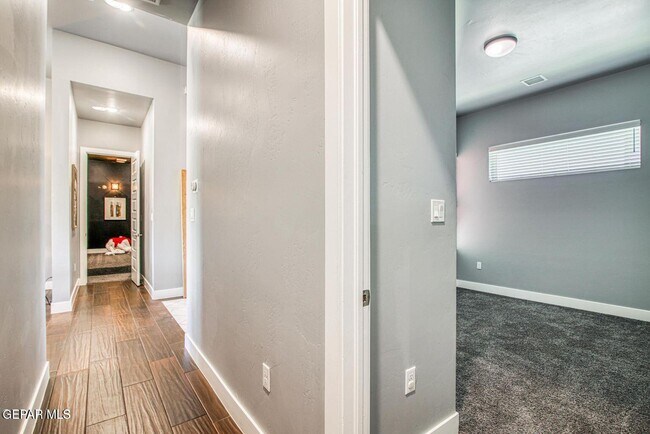 Building Photo - 6716 Rio Haciendas