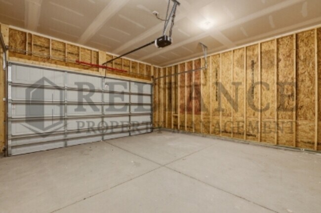 Building Photo - 5301 N Pinecrest Ct