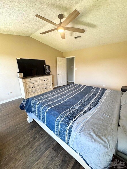 Building Photo - 10936 Oak Valley Dr