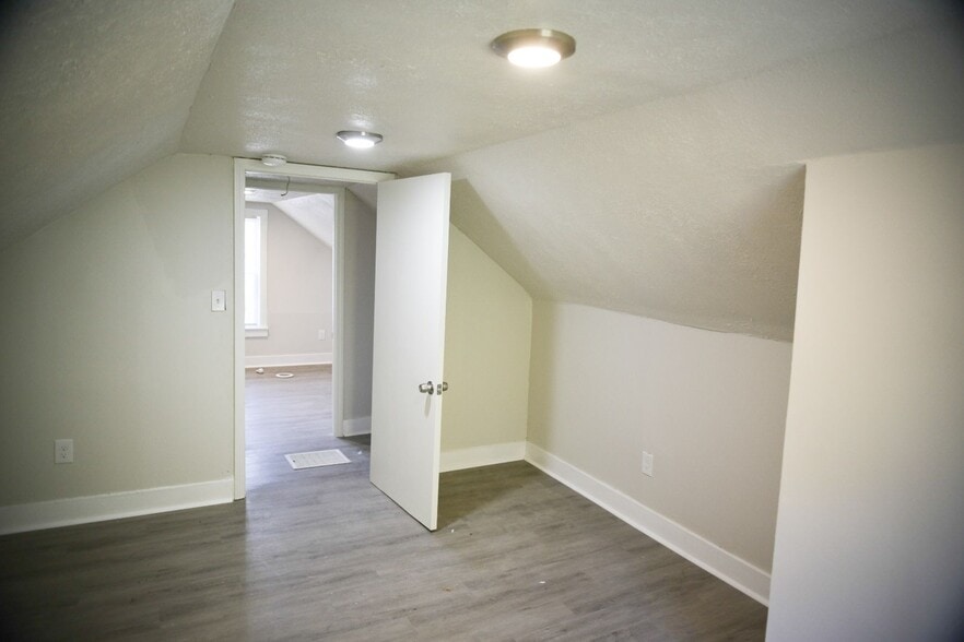 Building Photo - 1149 Lincoln Ave