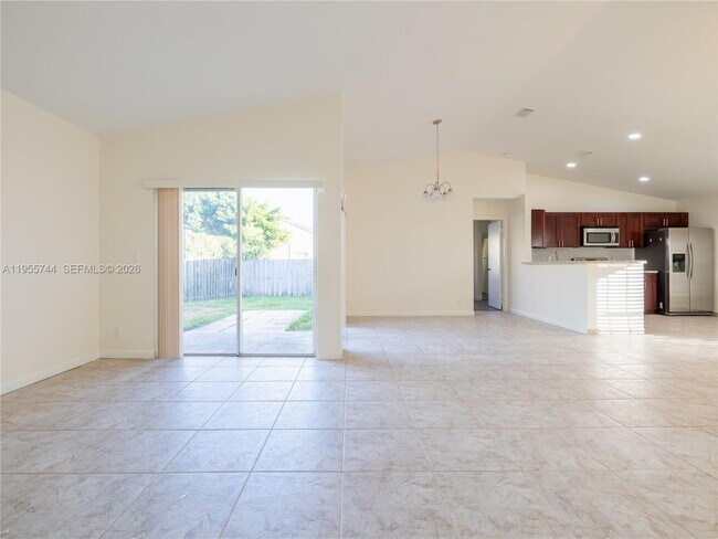 Building Photo - 200 W Riverbend Dr