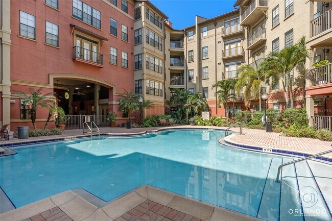 Building Photo - 911 N Orange Ave