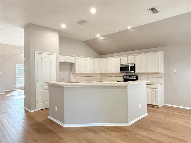 Building Photo - 8159 Kathleen Dr