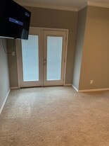 Building Photo - 5448 Henning Dr W