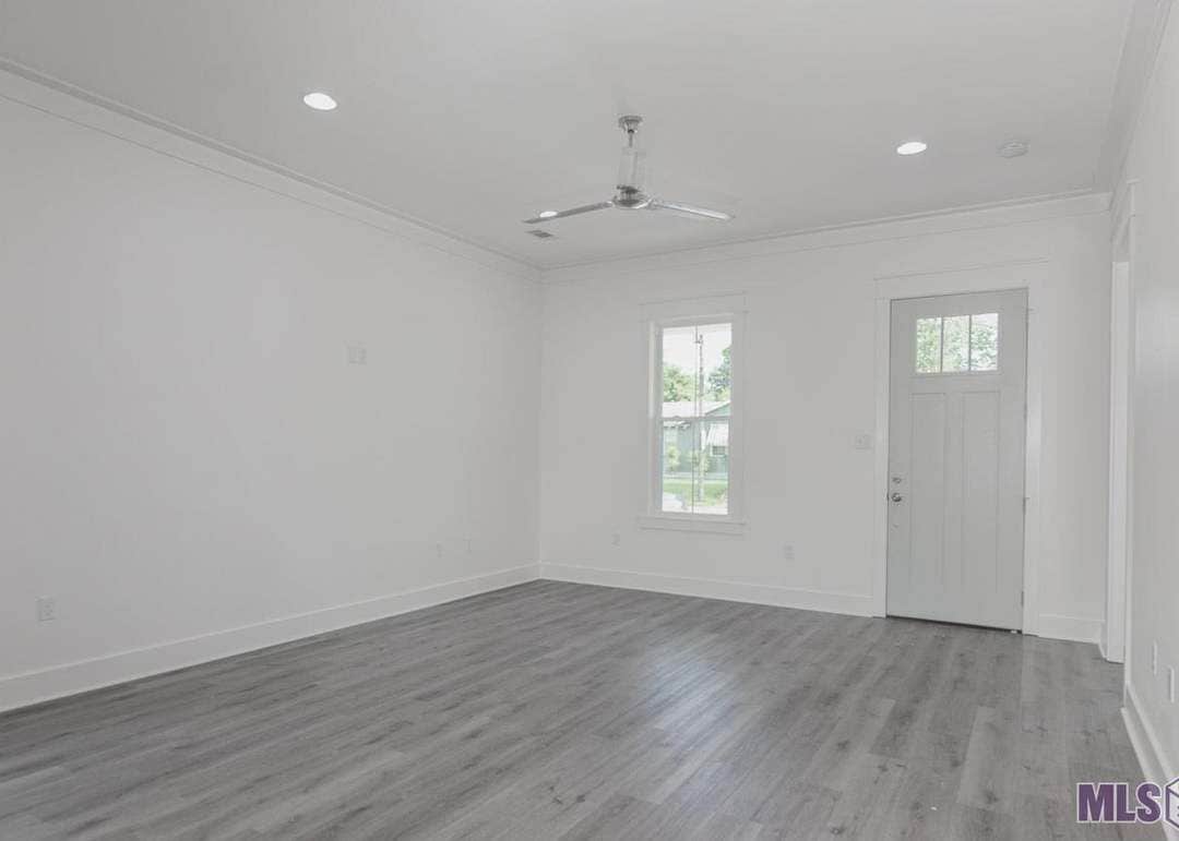 Building Photo - 634 W Grant St