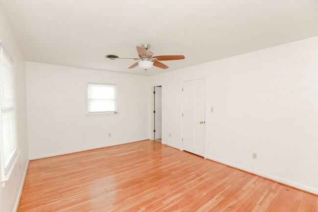 Building Photo - Elizabeth Lake Estates