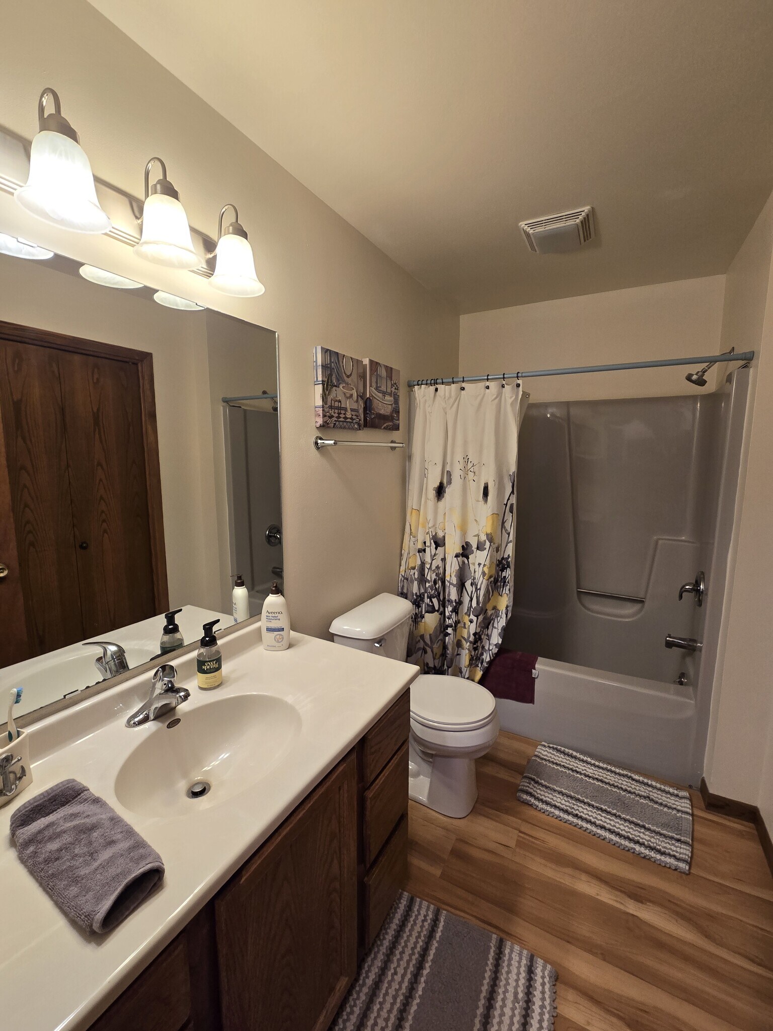 Building Photo - 185 White Tail Dr