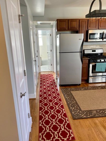 Building Photo - 2 17th St SE