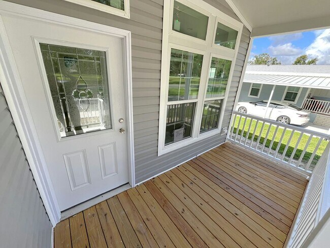 Building Photo - 5644 Woodford St