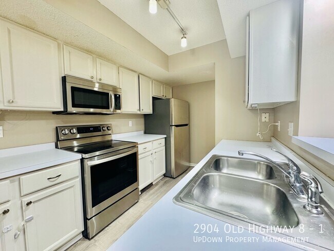 Building Photo - 2904 Old Hwy 8