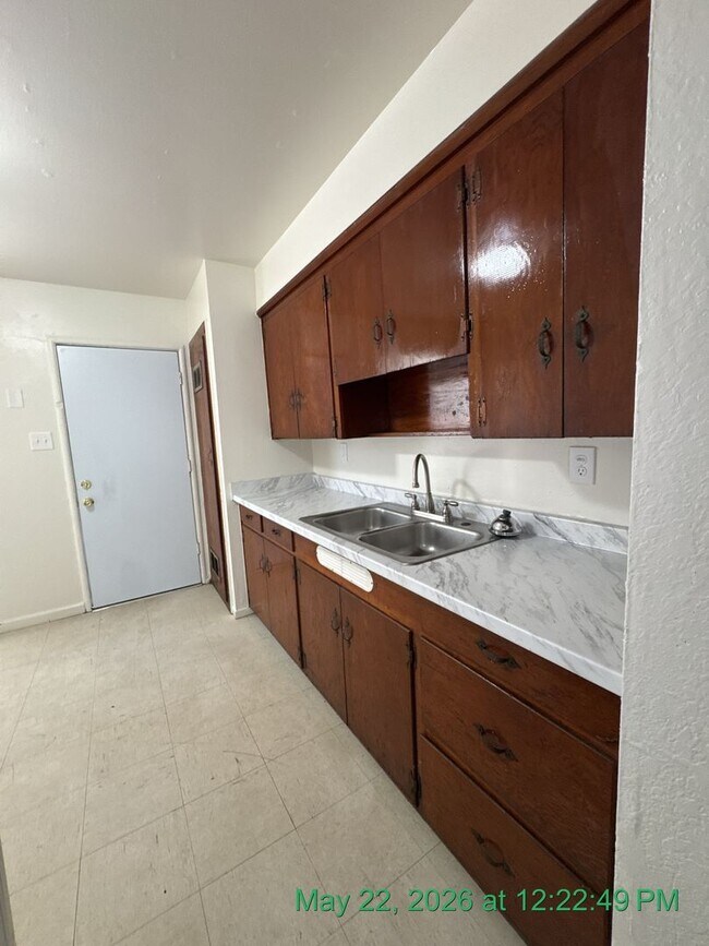 Building Photo - 3236