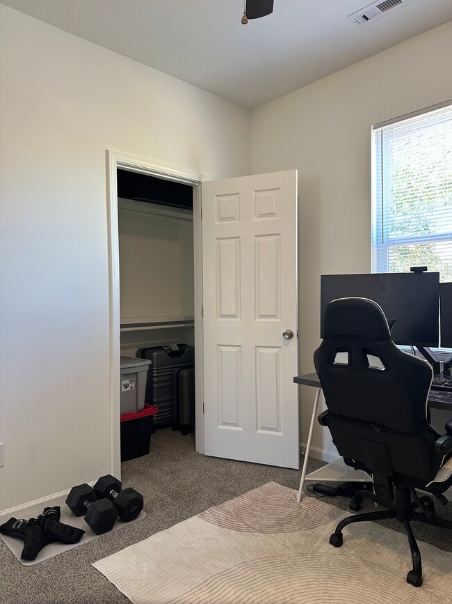 Building Photo - 152 Gregg St