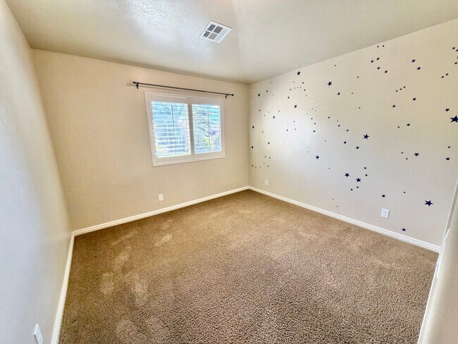 Building Photo - 151 Gold Bullion Way