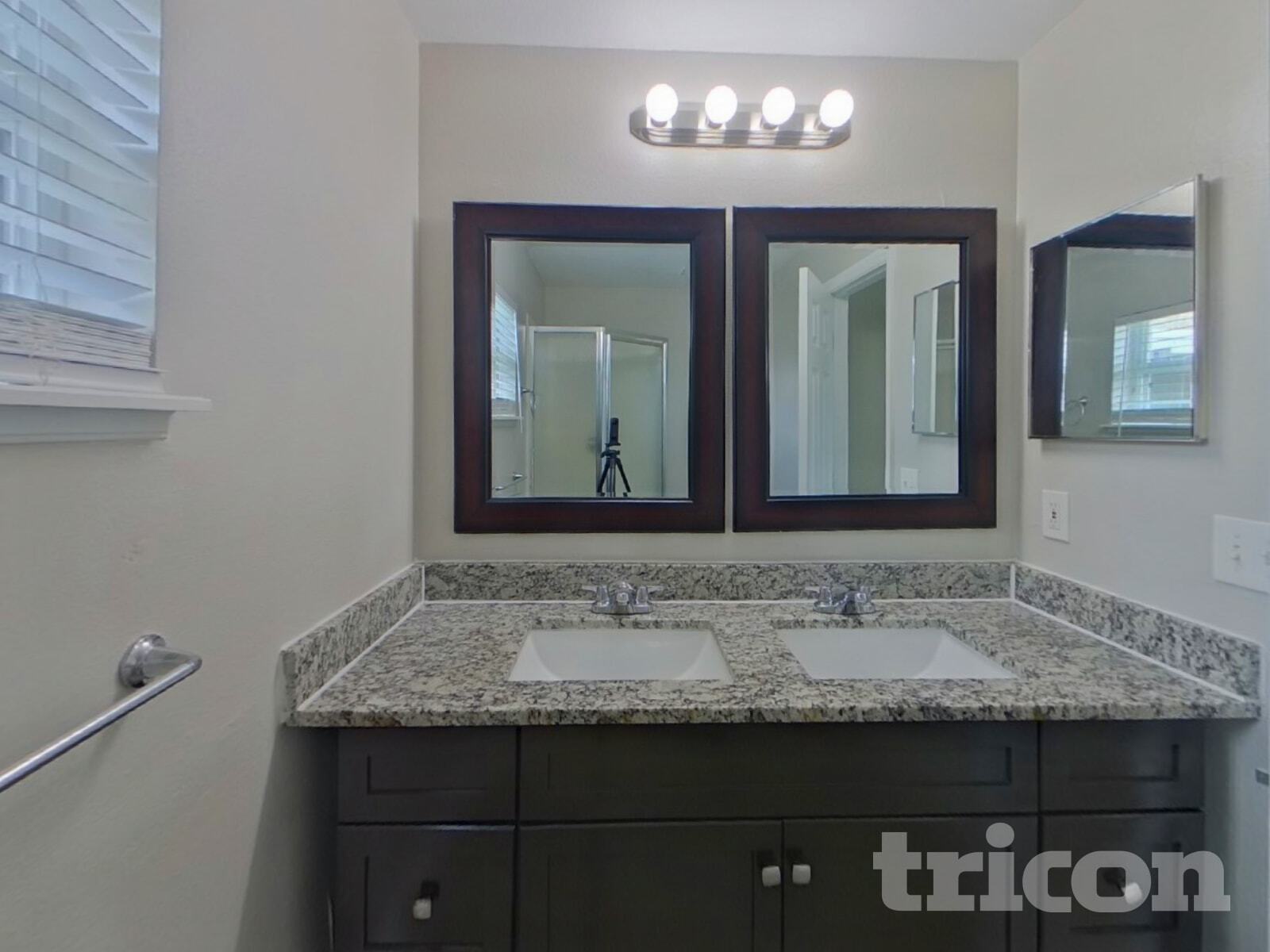 Building Photo - 906 Dartmouth Ct