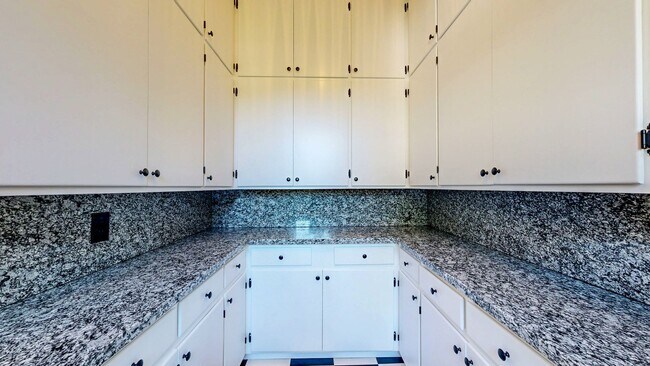 Building Photo - Experience true Wine Country Luxury living...