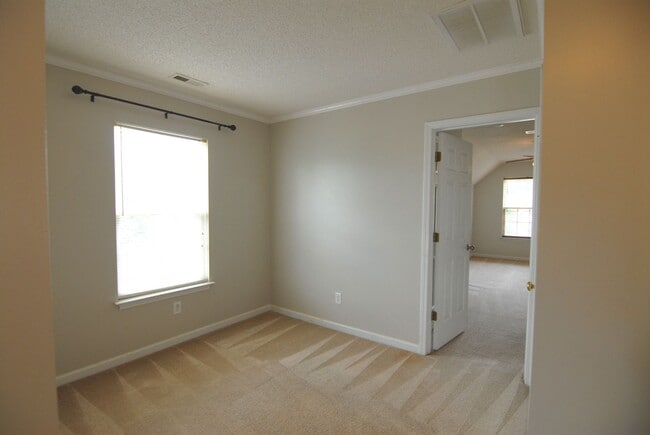 Building Photo - Stunning 2 story brick home 4 bedroom 2.5 ...