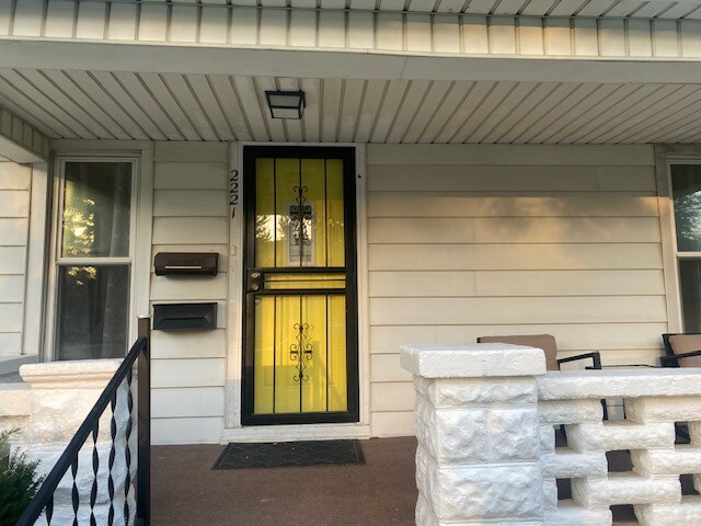 Primary Photo - 2221 N 20th St