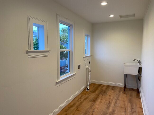 Building Photo - 1655 J St