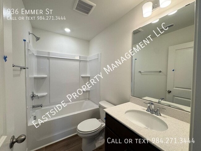 Building Photo - 936 Emmer St