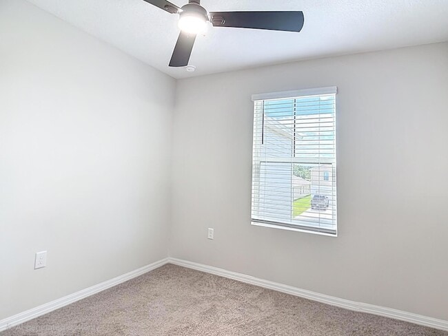 Building Photo - 1504 Hummingbird Rd