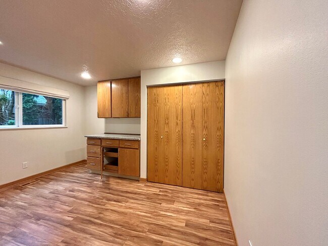Building Photo - One Of The Top Rated Gems Of 2026: Serene 3 Bed + Bonus Room, 2.5 Bath Spacious House!