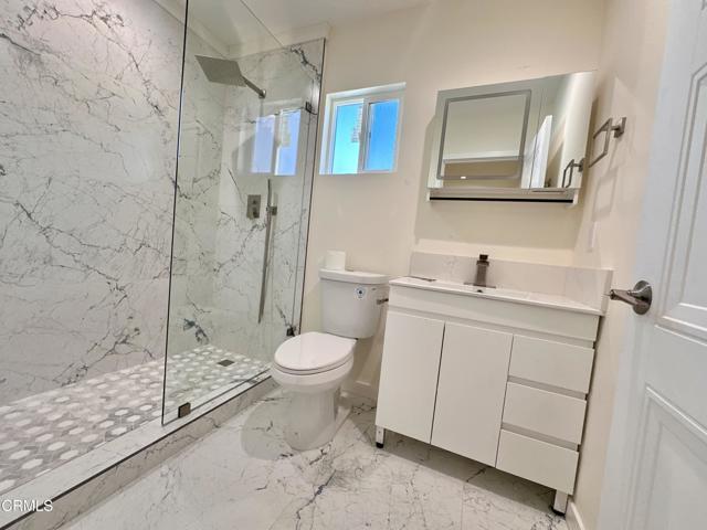 Building Photo - 17449 Keswick St