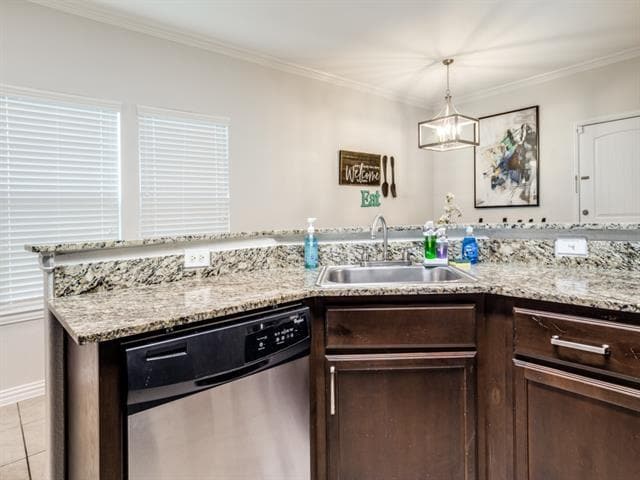 Building Photo - 1547 Cozy Dr