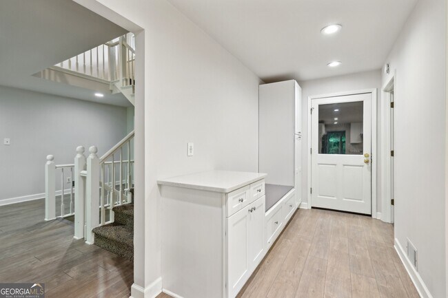 Building Photo - 110 Westchester Way