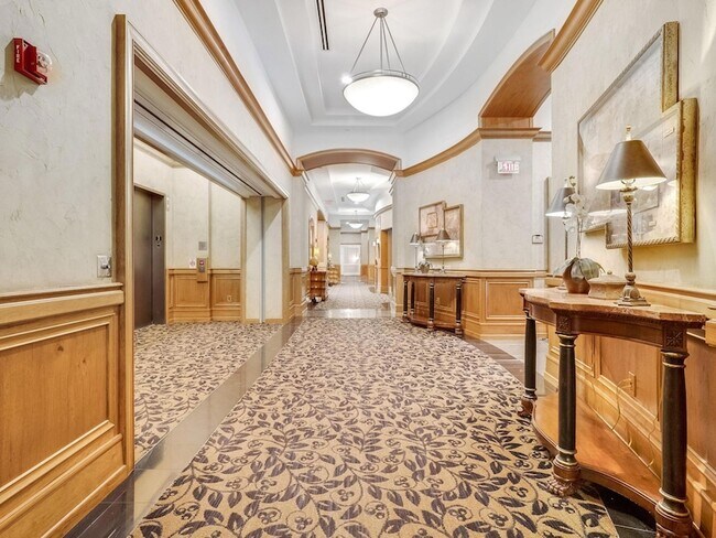 Building Photo - 1008 Portland Ave