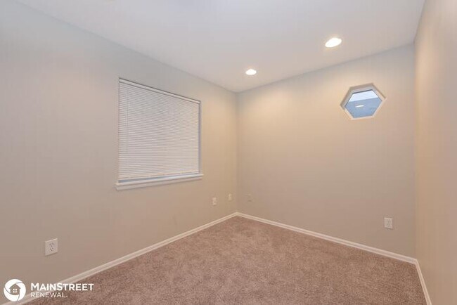 Building Photo - 1723 S L ST, TACOMA, WA 98405