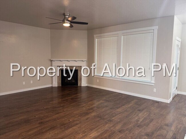 Building Photo - 817 E Ionia Dr
