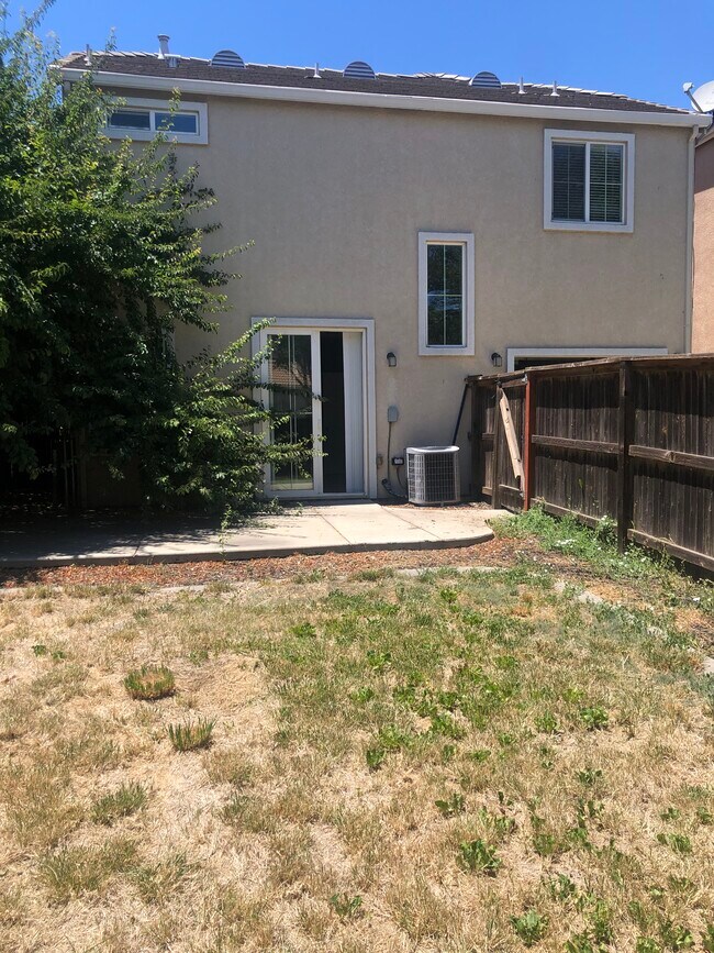 Building Photo - 10640 Siskiyou Ln