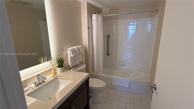 Building Photo - 17375 Collins Ave